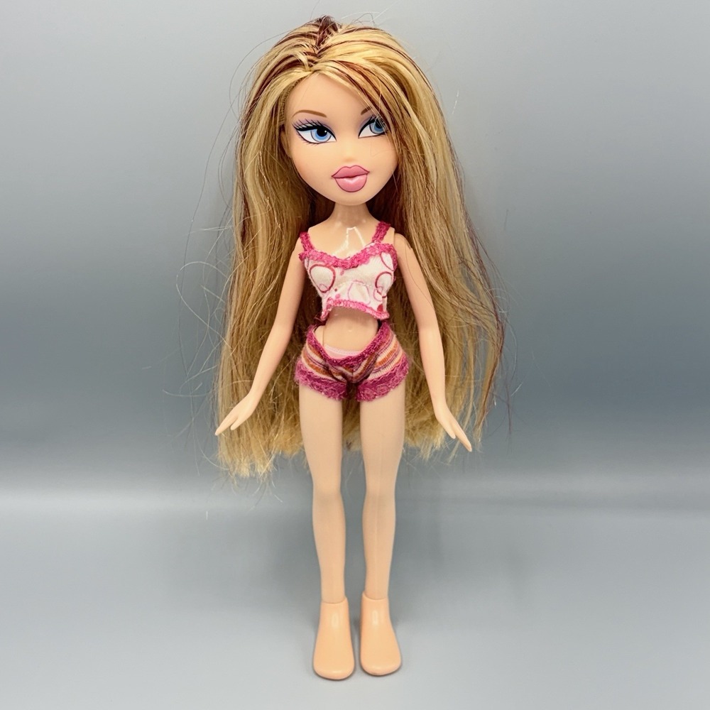 Bratz: Sweet Dreamz Siernna (2006) Doll & Second Outfit